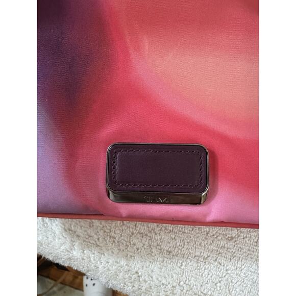 TUMI VOYAGEUR MADELINE MAKEUP BAG (BARTHRIFTY - Picture 8 of 9